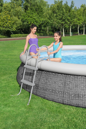 17426992412518-bestway5843024accessorioperpiscinascala