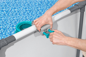17426995238622-bestway5823724accessorioperpiscinasetdipulizia