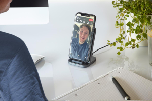 1742769960184-intensobsa2smartphonenerousbcaricawirelessricaricarapidainterno