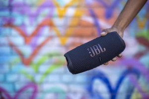 1742783462019-jblcharge5altoparlanteportatilestereocachi30w