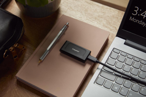 17429476817253-kingstontechnology1tbssdesternoxs1000usb32gen2