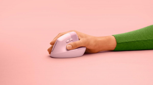 17429522555165-logitechlift