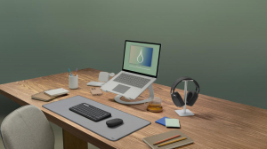 17430119550337-logitech920012227tastieramouseinclusouniversalerfsenzafilibluetoothqwertyspagnolografite
