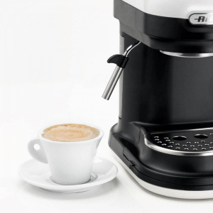 17431068235145-ariete1318modernamacchinapercaffeespressoconmacinacaffeintegratopercaffeingraniemacinatocappuccinatoreperschiumadilatte1filtro1080w800ccbianco
