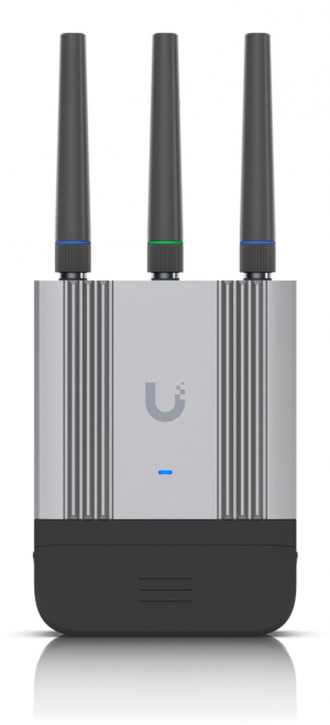 17433361356063-ubiquitiumrindustrialrouterdiretecellulare