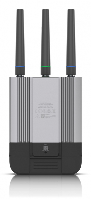 1743336136337-ubiquitiumrindustrialrouterdiretecellulare