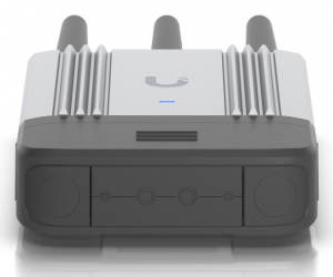 17433361392984-ubiquitiumrindustrialrouterdiretecellulare