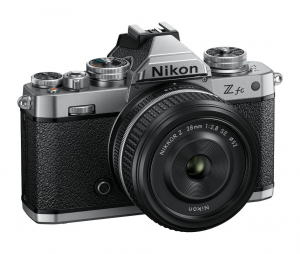 17435605843047-nikonzfc28sekitmilc209mpcmos5568x3712pixelneroargento