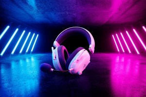 17436177547445-razerblacksharkv2proauricolarewirelessapadiglionegamingbluetoothbianco