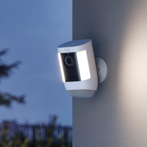 17436248461116-ringspotlightcamprobatteryscatolatelecameradisicurezzaipesterno1920x1080pixelsoffittomuro