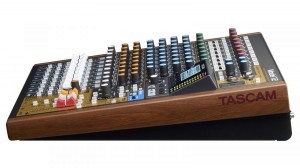 1743697771556-tascammodel1212canali2020000hznerolegno
