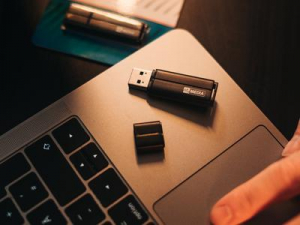 1743790320596-mymediamyusbdriveunitaflashusb64gbusbtipoa20nero