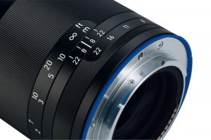 17439145194459-carlzeissloxia2485nero