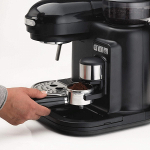 17439359146355-ariete1318modernamacchinapercaffeespressoconmacinacaffeintegratopercaffeingraniemacinatocappuccinatoreperschiumadilatte1filtro1080w800ccnero