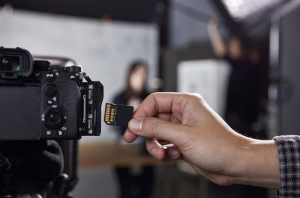 17441574829694-kingstontechnology1tbcanvasreactplussdxcuhsii280r150wu3v60forfullhd4k