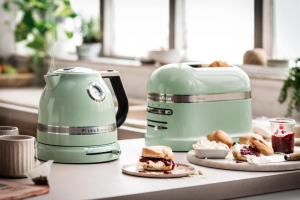 17441789566469-kitchenaid5kek1522eptbollitoreelettrico15l2400wverde