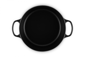 17443818801645-lecreusetsignature81lrotondonero