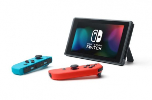 17445565436528-nintendoswitchrossoneonbluneonschermo62pollici