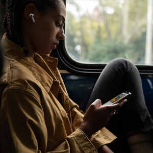 17445979368382-appleairpodsproconcustodiadiricaricamagsafeauricolaritruewireless