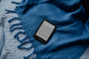 17446135392557-rakutenkoboclaracolourlettoreebooktouchscreen16gbwifinero