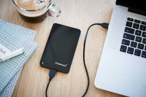 17446465924375-intenso4tb25memorycaseusb30esternonero
