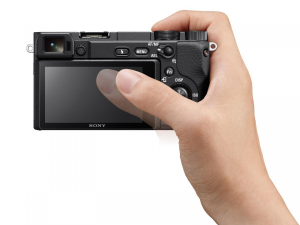 17446587184889-sonyalpha6400conobiettivo1650mmmirrorlessapscconrealtimeeyeaf