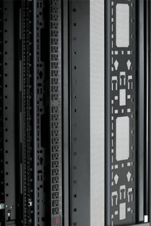 17446659934004-apcar3100rack42urackindipendentinero