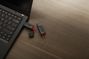 17447046982692-kingstontechnologydatatravelerdriveflashusb32usbexodia