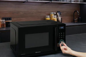 17447110032104-hisenseh23mobsd1hgneromicroondecongrillsuperficiepiana23l800w