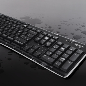 17448508587724-logitechmk270