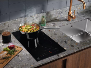 17449131623275-electroluxserie300lit30230cnerodaincasso29cmpianocotturaainduzione2fornelloi