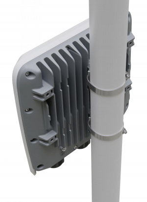 17449421835912-mikrotikrb5009uprsoutroutercablato25gigabitethernetgigabitethernetbianco