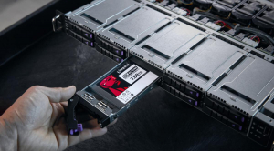 17449555809982-kingstontechnologydrivessdsatadiclasseenterprisedc600mimpiegomisto257680g