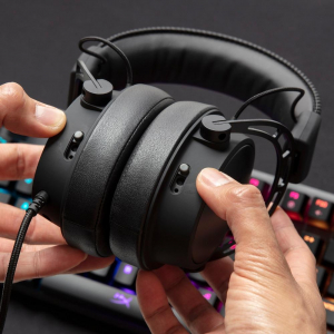 17449651858762-hyperxcloudalphacuffiedagamingneroblu