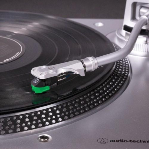 17449780044273-audiotechnicaatlp120xgiradischiatrasmissionedirettaargentomanuale