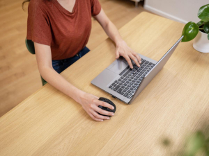 17450425293664-trustvoxxmouseufficiomanodestrarfsenzafilibluetoothottico2400dpi