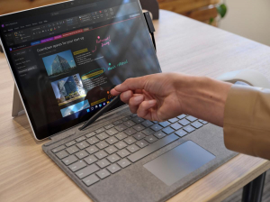 17451324293492-microsoftsurfaceprosignaturekeyboardwithslimpen2azertybelgamicrosoftcoverportplatino