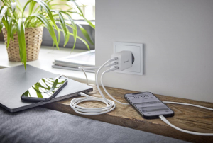 17451683920339-intensopoweradapter1xusba2xusbc7806512universalebiancoacricaricarapidainterno