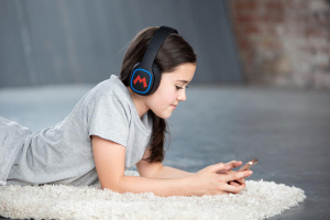 17451910448726-otltechnologiessm0698cuffiaeauricolarewirelessapadiglionemusicaechiamatebluetoothneroblurosso