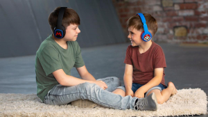 17451910513227-otltechnologiessm0698cuffiaeauricolarewirelessapadiglionemusicaechiamatebluetoothneroblurosso
