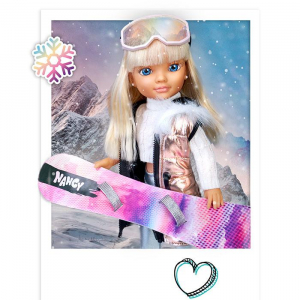 17452588190612-famosanancysnowfashion