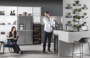 17453815095217-haierwinebank50serie7hws77gdau1cantinettavinoconcompressoreliberainstallazionenero77bottigliabottiglie