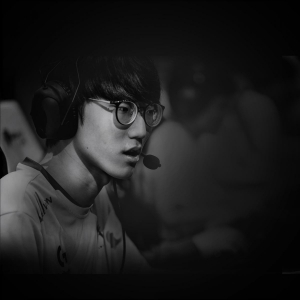 17457781071226-logitechg910005943mousegamingmanodestrarfwireless25600dpi