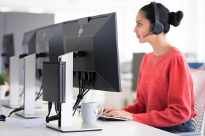 1746203271932-hpe24g4monitorpc605cm2381920x1080pixelfullhdledneroargento