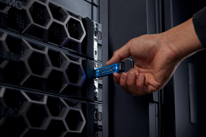 17469591764275-kingstontechnologyironkeykeypad200cusbcda128gbfips1403livello3infasediapprovazioneaes256