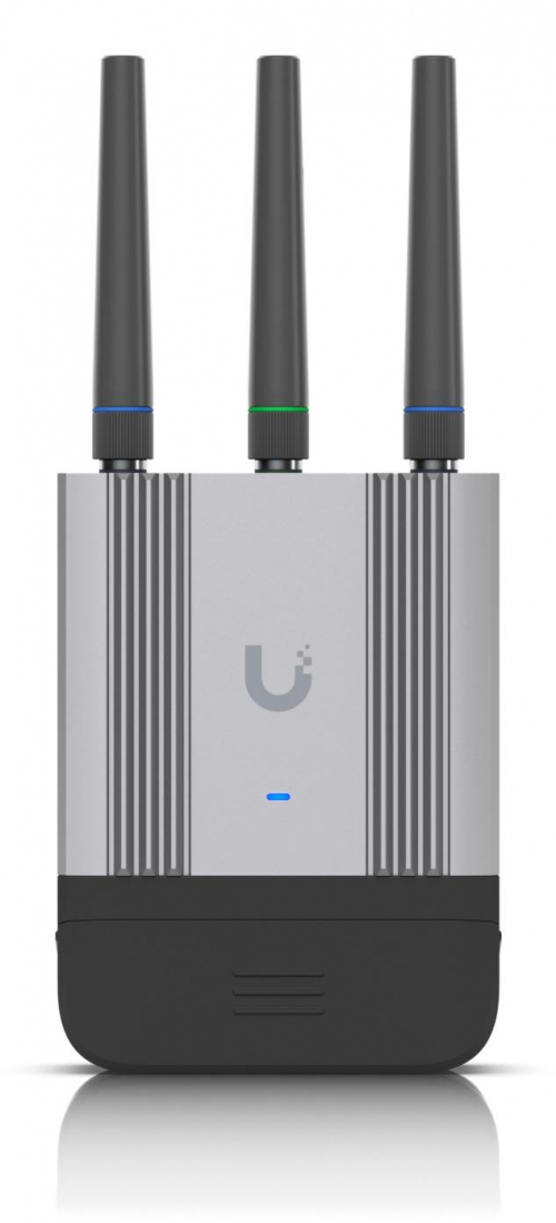 17433361356063-ubiquitiumrindustrialrouterdiretecellulare