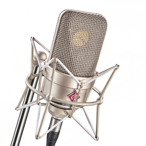 17435567957661-neumanntlm49setnichelmicrofonodastudio